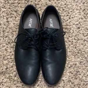 Men’s black dress shoes - Apt 9